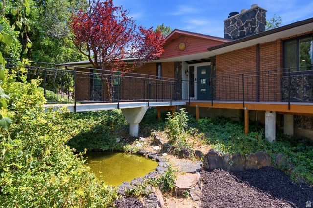 102 E OAKRIDGE DR, Bountiful, UT 84010