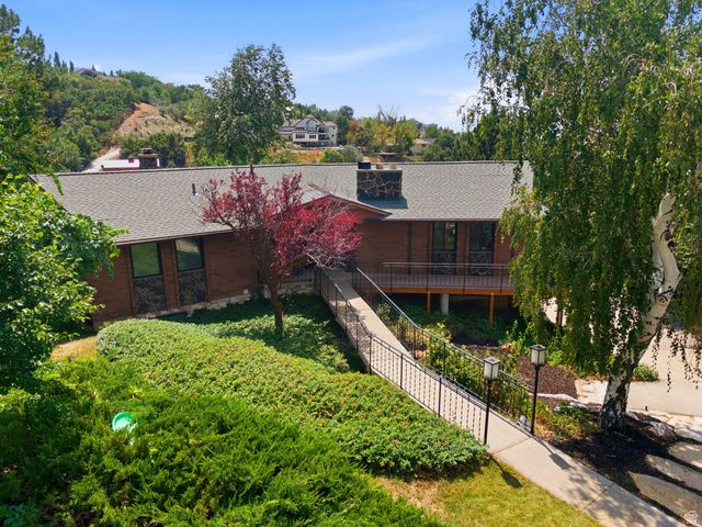 102 E OAKRIDGE DR, Bountiful, UT 84010