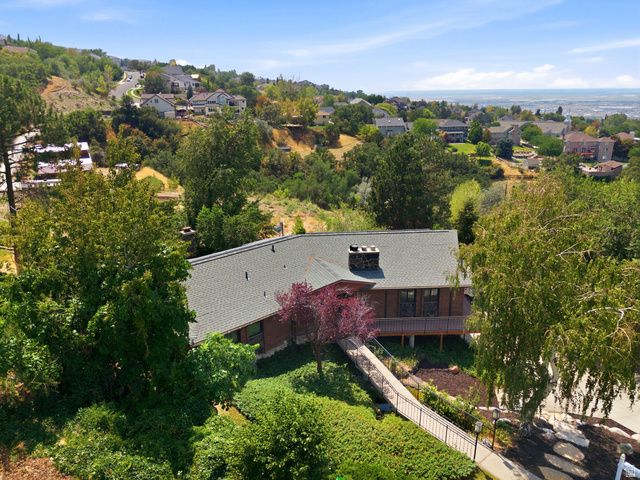 102 E OAKRIDGE DR, Bountiful, UT 84010