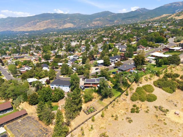 102 E OAKRIDGE DR, Bountiful, UT 84010