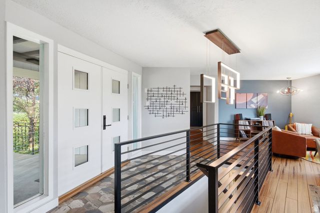102 E OAKRIDGE DR, Bountiful, UT 84010