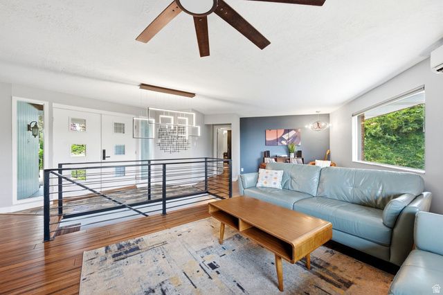 102 E OAKRIDGE DR, Bountiful, UT 84010