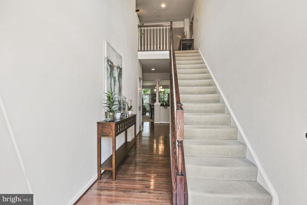 Image 15 of property listing at 8556 DINA LN #41, Ellicott City, MD 21043