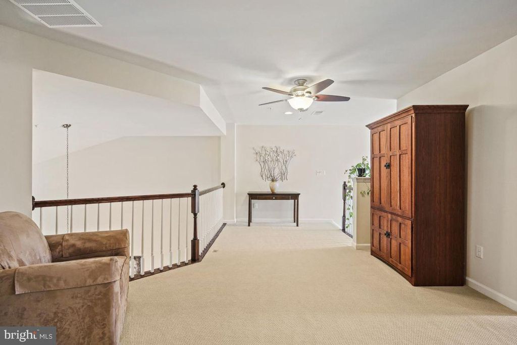 Image 17 of property listing at 8556 DINA LN #41, Ellicott City, MD 21043