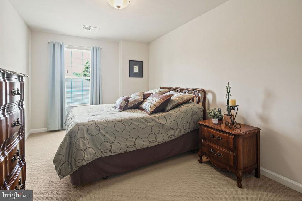 Image 18 of property listing at 8556 DINA LN #41, Ellicott City, MD 21043