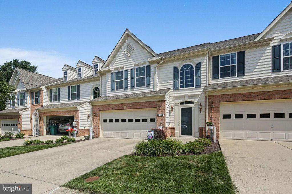 Image 2 of property listing at 8556 DINA LN #41, Ellicott City, MD 21043