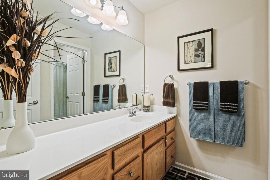 Image 21 of property listing at 8556 DINA LN #41, Ellicott City, MD 21043