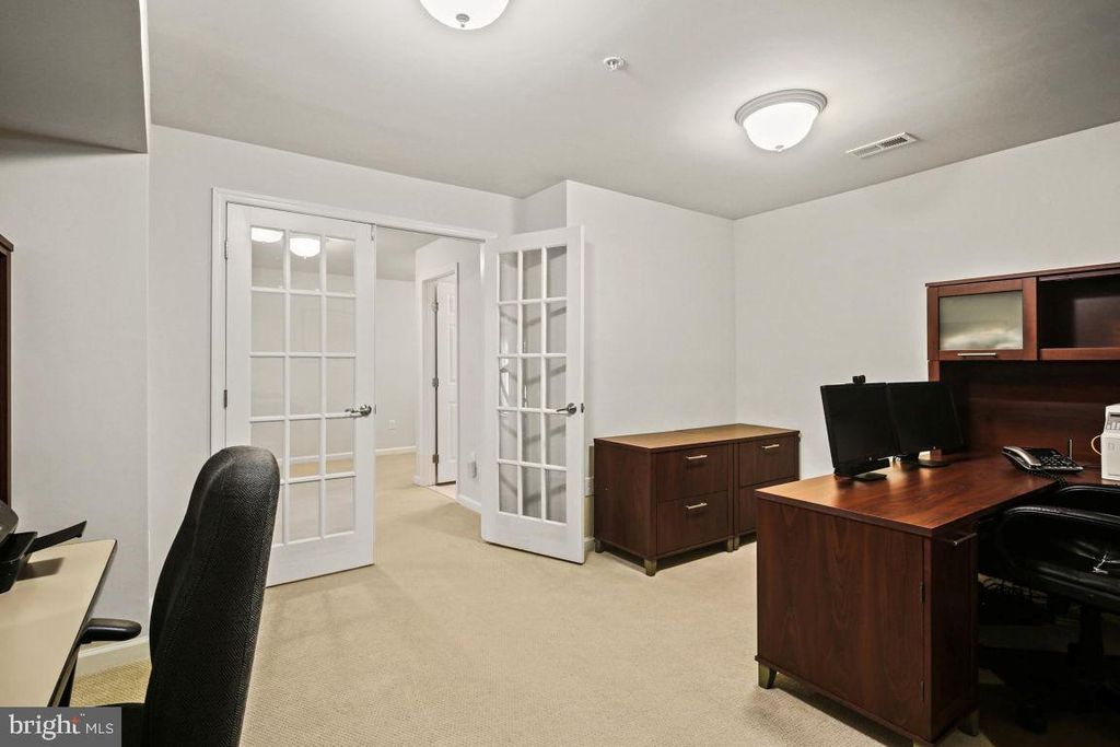 Image 26 of property listing at 8556 DINA LN #41, Ellicott City, MD 21043