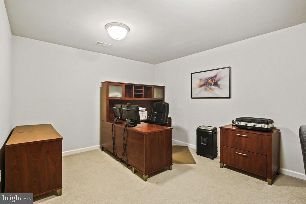 Image 27 of property listing at 8556 DINA LN #41, Ellicott City, MD 21043