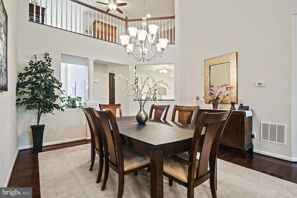 Image 3 of property listing at 8556 DINA LN #41, Ellicott City, MD 21043