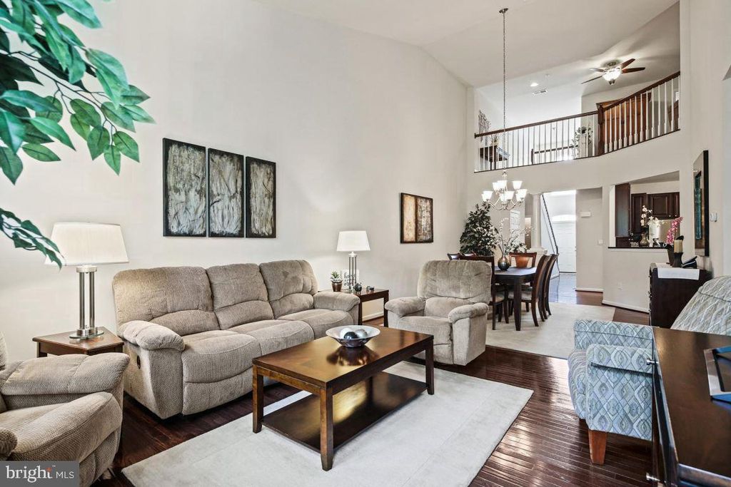 Image 5 of property listing at 8556 DINA LN #41, Ellicott City, MD 21043