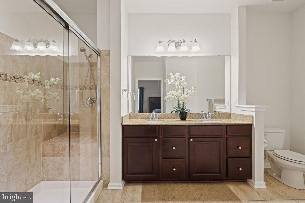 Image 9 of property listing at 8556 DINA LN #41, Ellicott City, MD 21043