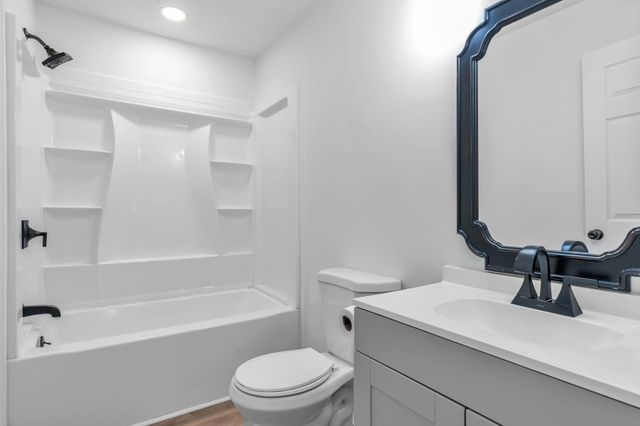 4 EASY Street, Taylors, SC 29687