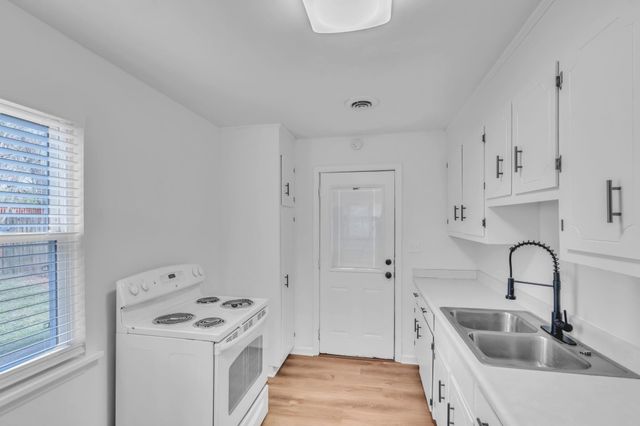 4 EASY Street, Taylors, SC 29687