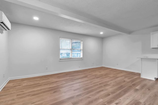 4 EASY Street, Taylors, SC 29687