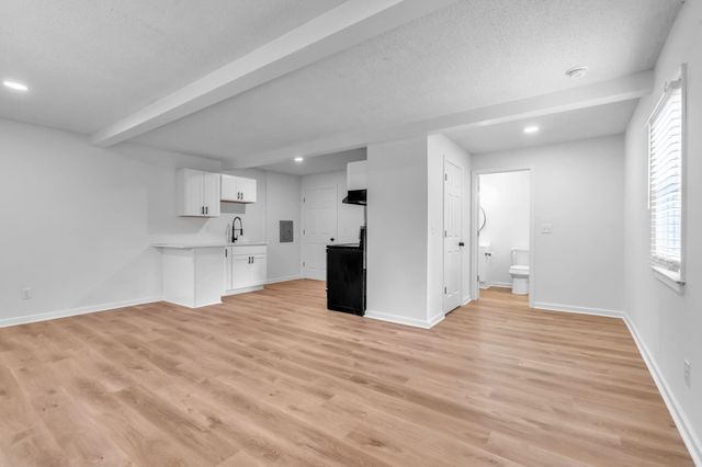 4 EASY Street, Taylors, SC 29687