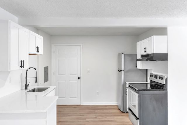 4 EASY Street, Taylors, SC 29687