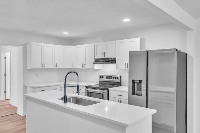 4 EASY Street, Taylors, SC 29687