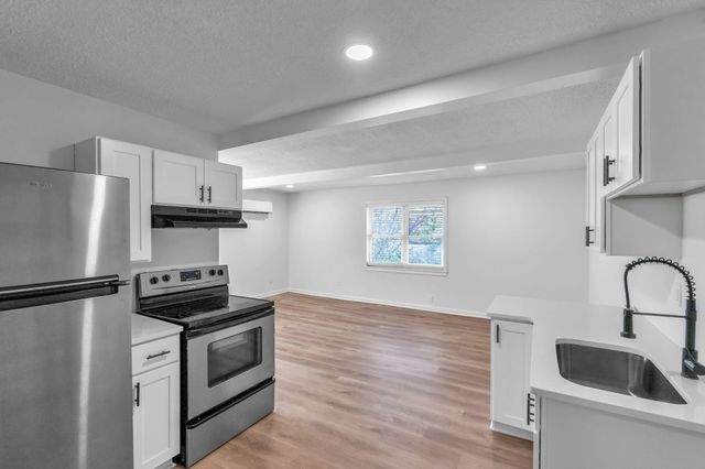 4 EASY Street, Taylors, SC 29687