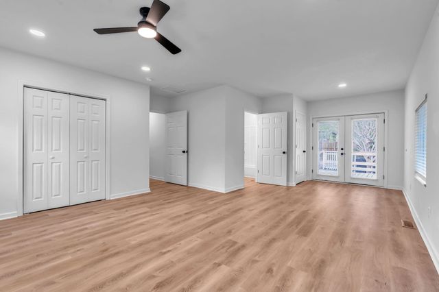 4 EASY Street, Taylors, SC 29687