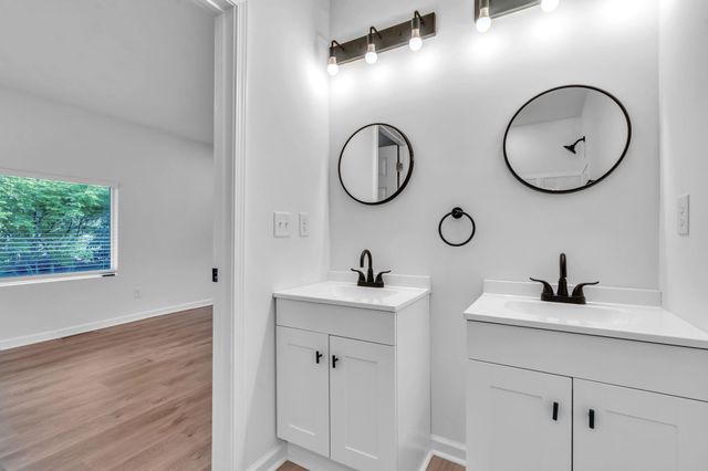 4 EASY Street, Taylors, SC 29687