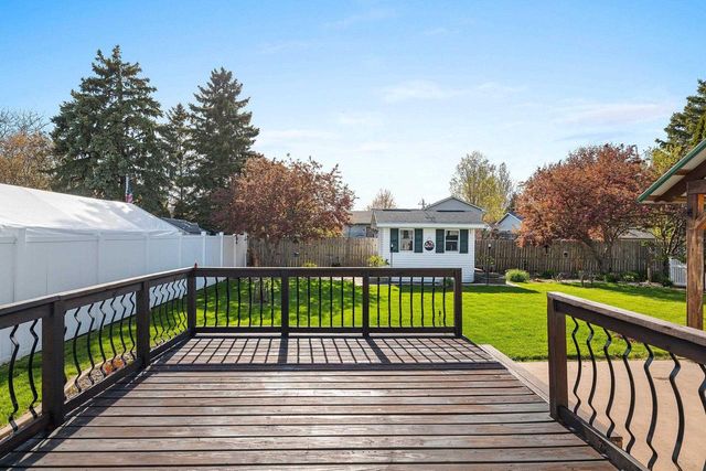 3861 COBBLESTONE COURT, Oshkosh, WI 54901