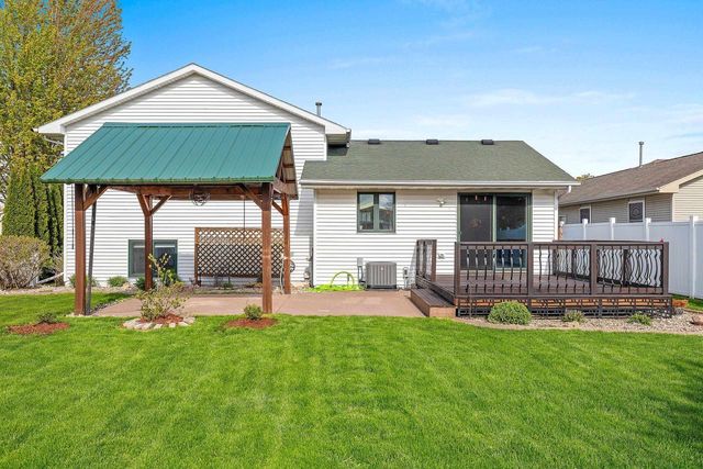 3861 COBBLESTONE COURT, Oshkosh, WI 54901
