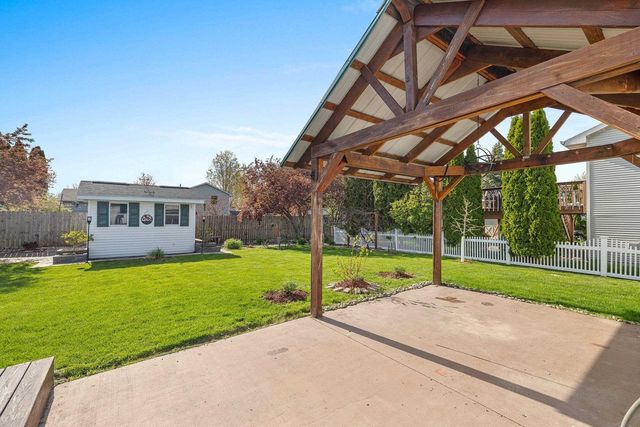 3861 COBBLESTONE COURT, Oshkosh, WI 54901