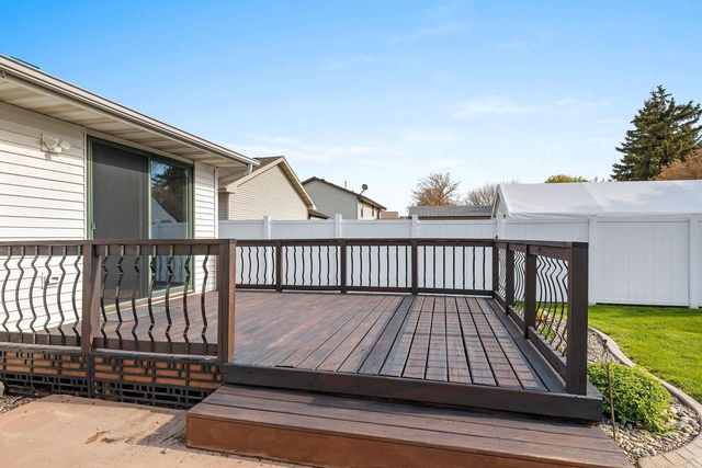 3861 COBBLESTONE COURT, Oshkosh, WI 54901