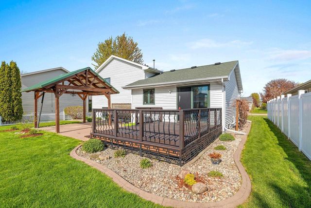 3861 COBBLESTONE COURT, Oshkosh, WI 54901