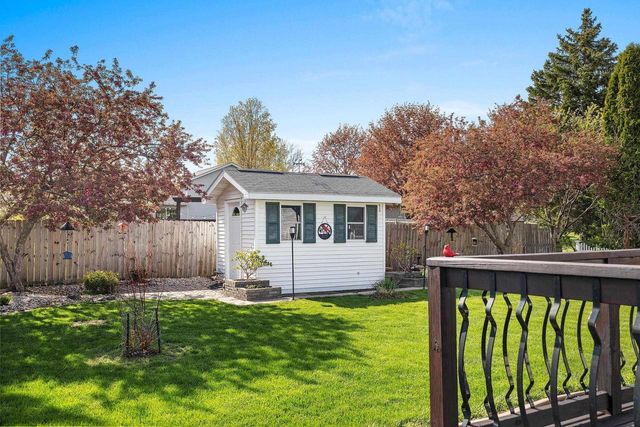 3861 COBBLESTONE COURT, Oshkosh, WI 54901
