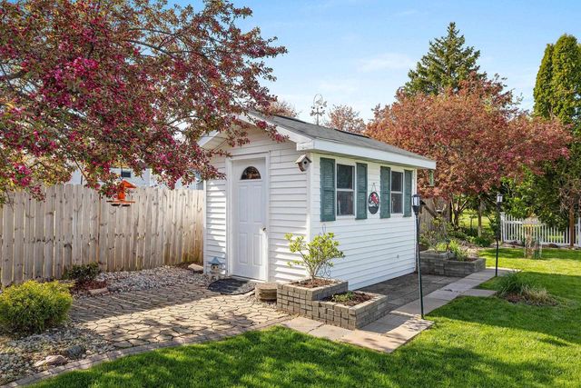 3861 COBBLESTONE COURT, Oshkosh, WI 54901