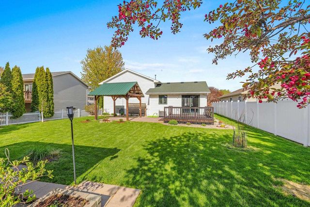3861 COBBLESTONE COURT, Oshkosh, WI 54901