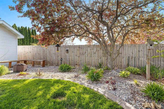 3861 COBBLESTONE COURT, Oshkosh, WI 54901