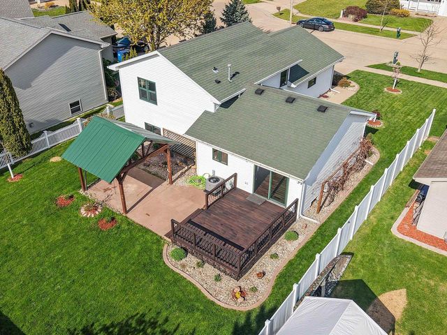 3861 COBBLESTONE COURT, Oshkosh, WI 54901
