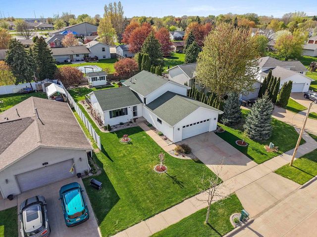 3861 COBBLESTONE COURT, Oshkosh, WI 54901