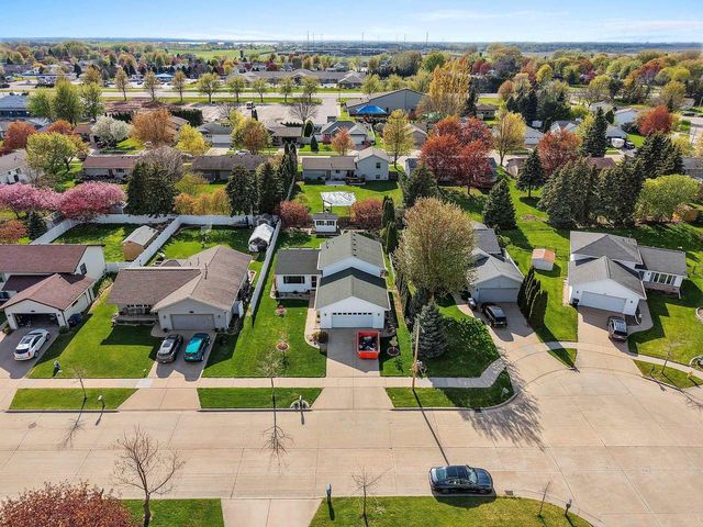 3861 COBBLESTONE COURT, Oshkosh, WI 54901