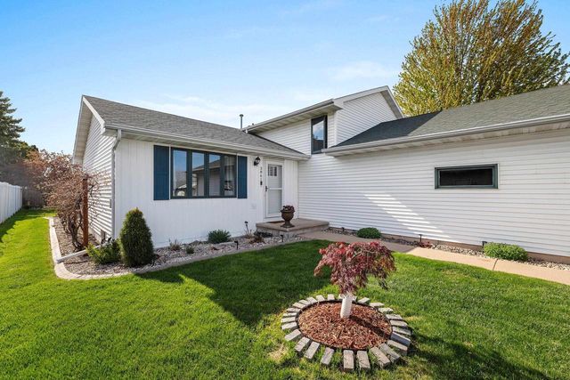 3861 COBBLESTONE COURT, Oshkosh, WI 54901