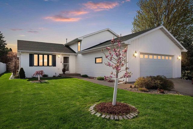 3861 COBBLESTONE COURT, Oshkosh, WI 54901