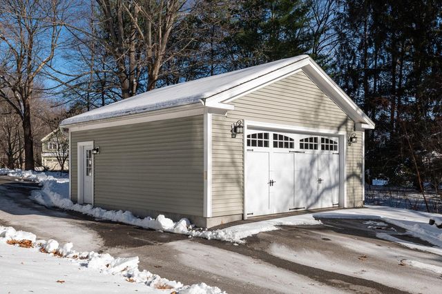 26 Hampton Road, Exeter, NH 03833