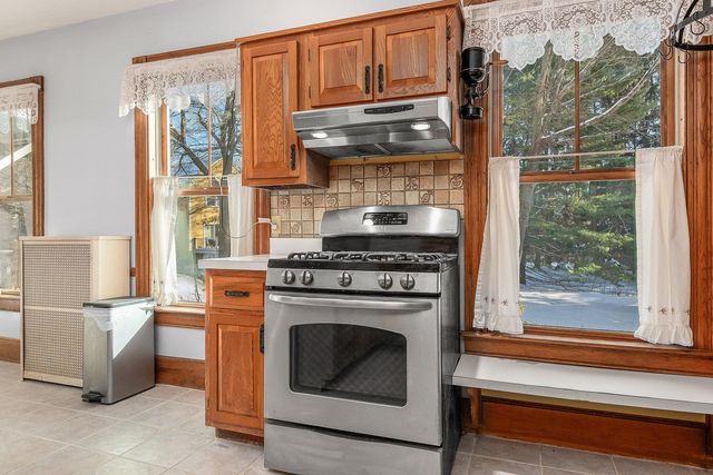 26 Hampton Road, Exeter, NH 03833