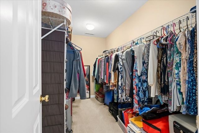 16 Blackstone Ln, Grafton, MA 01560