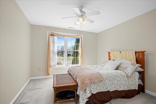 16 Blackstone Ln, Grafton, MA 01560