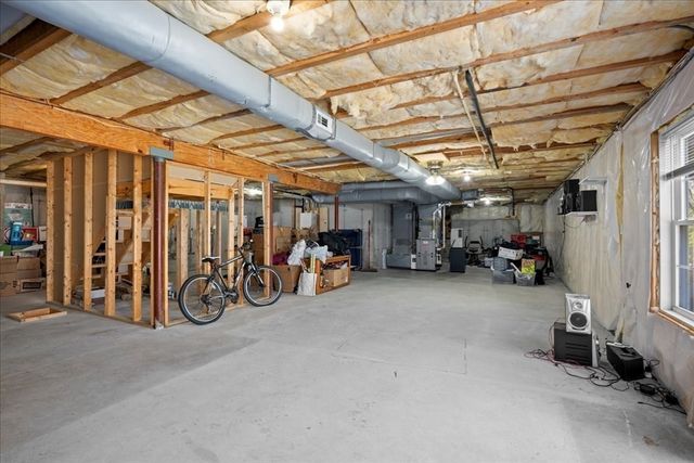 16 Blackstone Ln, Grafton, MA 01560