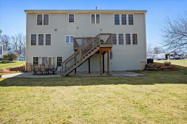 16 Blackstone Ln, Grafton, MA 01560