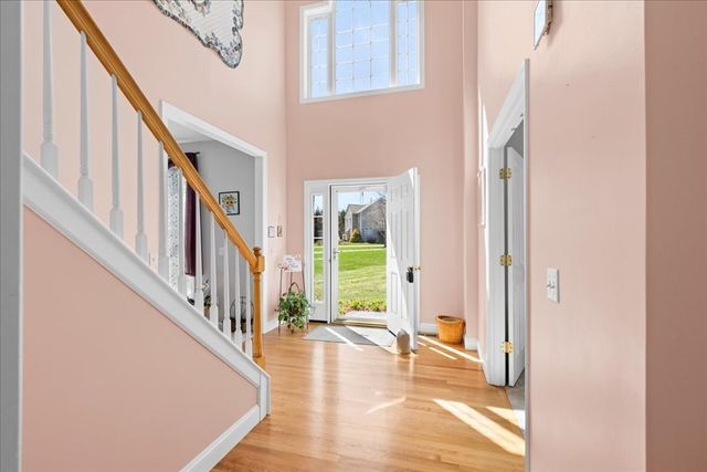 16 Blackstone Ln, Grafton, MA 01560