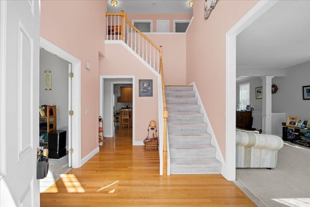 16 Blackstone Ln, Grafton, MA 01560