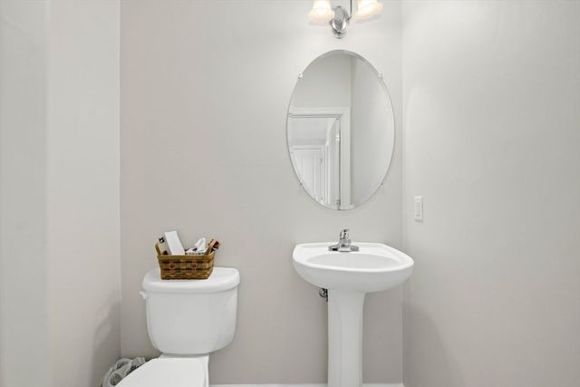 16 Blackstone Ln, Grafton, MA 01560