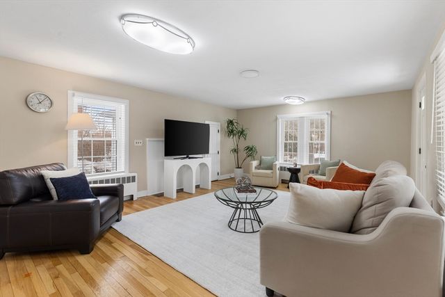 353 Concord Ave 353, Lexington, MA 02421