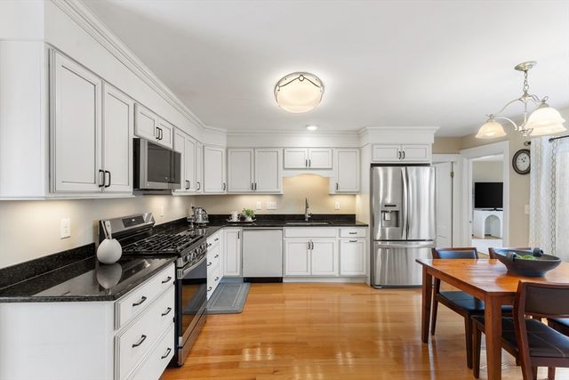 353 Concord Ave 353, Lexington, MA 02421